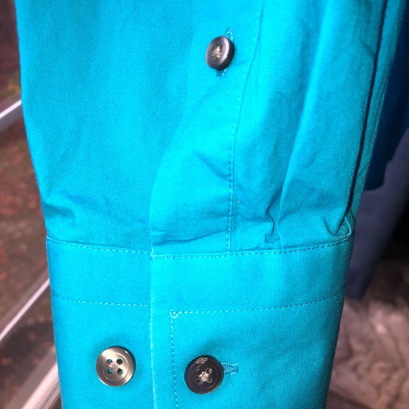 Express Button-up - Picture 3 of 3